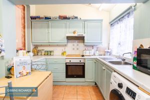 Kitchen- click for photo gallery